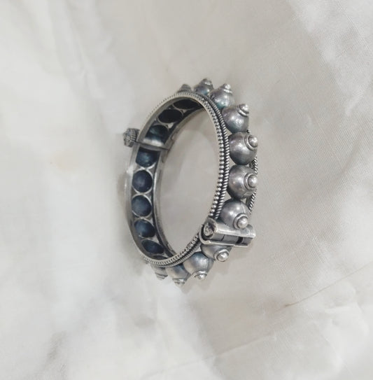 Rajwada Oxidised Dome Kada